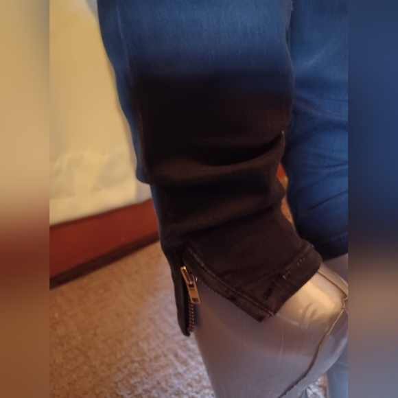 A Zara Woman Medium Rise Slim Fit Jeans - Picture 7 of 12